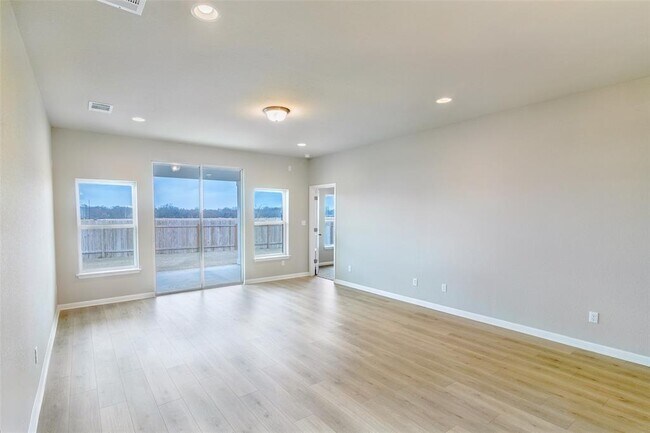 Building Photo - 113 Watercourse Wy