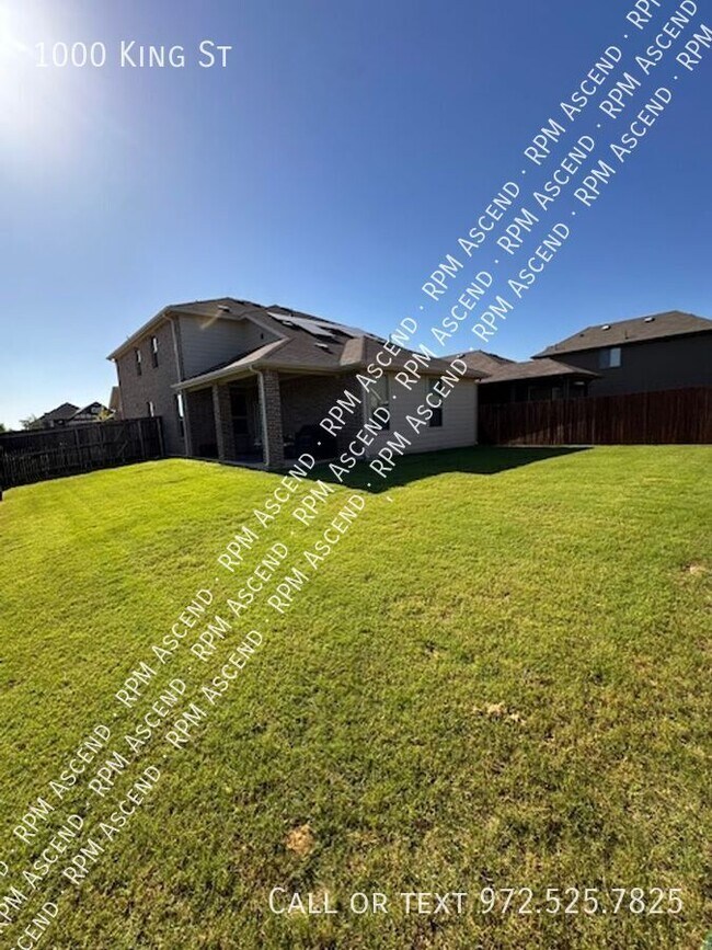 Building Photo - 1000 King St