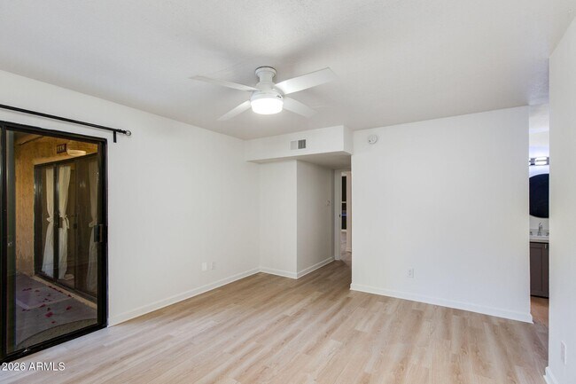 Building Photo - 4950 N Miller Rd