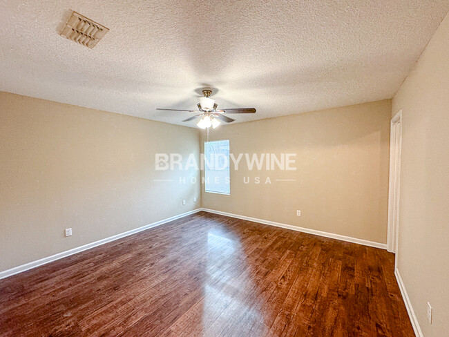 Building Photo - New Beginnings Await: Your Perfect Home fo...