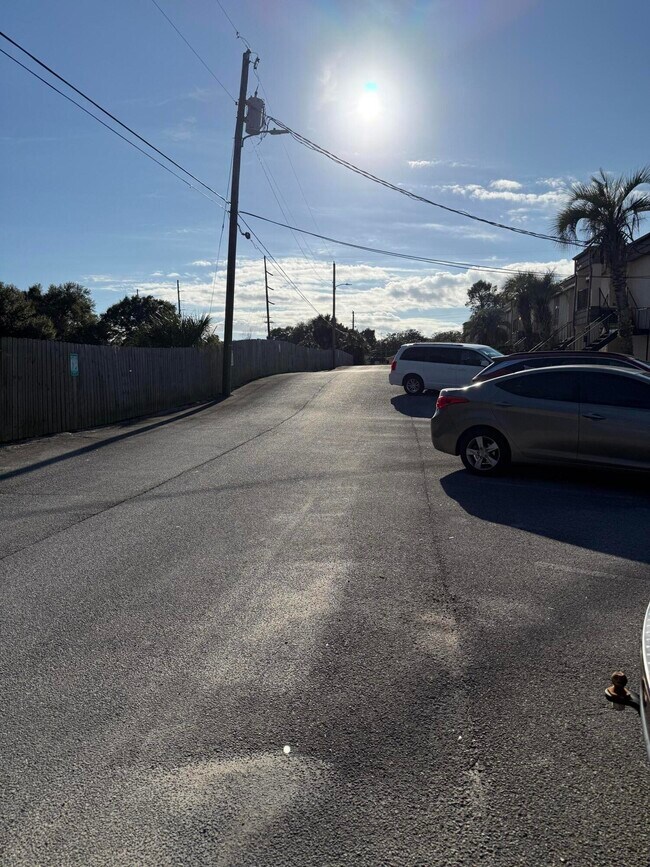 Building Photo - 403 Marshall Ct