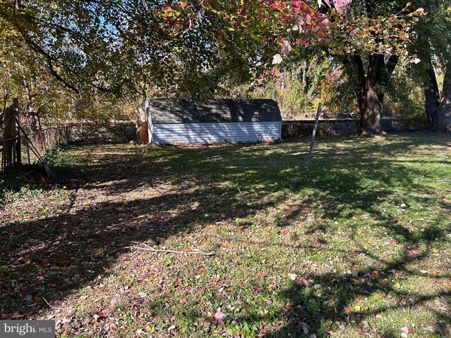 Building Photo - 145 Wilson St