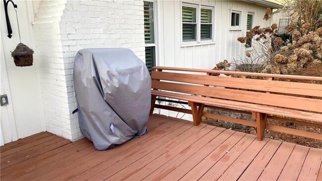 Building Photo - 245 Willow Springs Dr