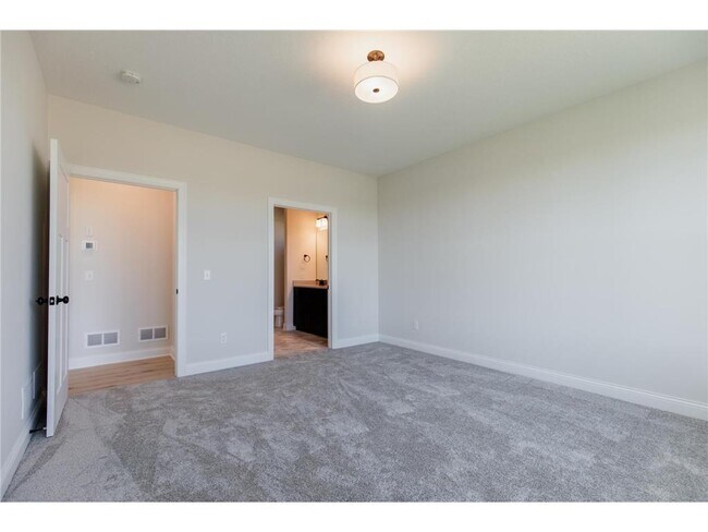 Building Photo - 4817 127th Cir NE