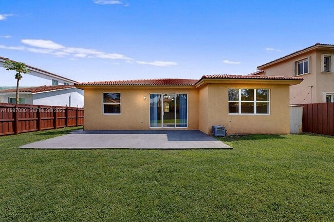 Building Photo - 2014 NE 38th Rd