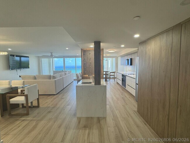 Building Photo - 4201 N Ocean Blvd