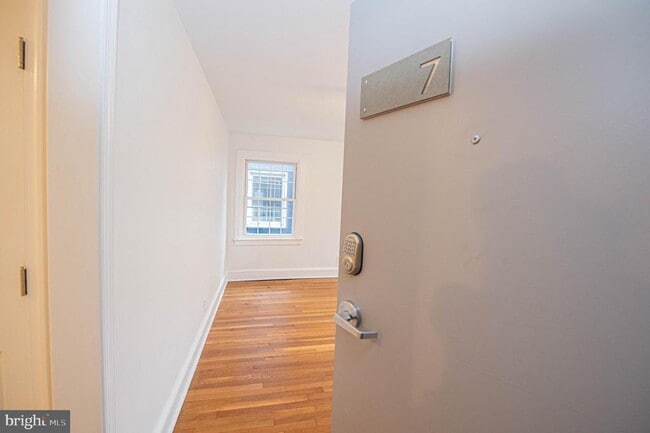 Building Photo - 308 N Division St