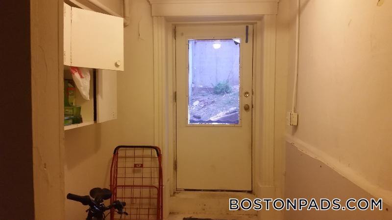Building Photo - 1450 Commonwealth Ave