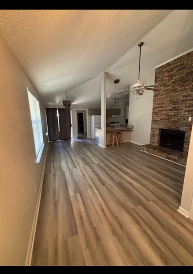 Building Photo - Affordable Living with Comfort & Convenience