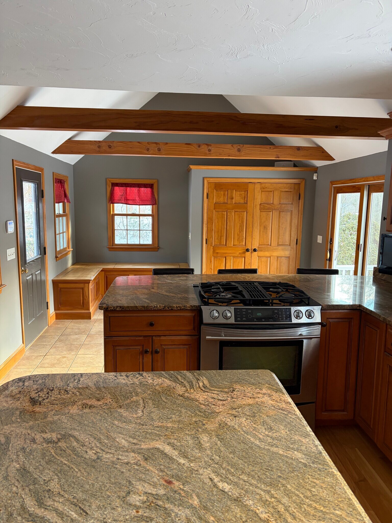 Building Photo - 16 Pelham St