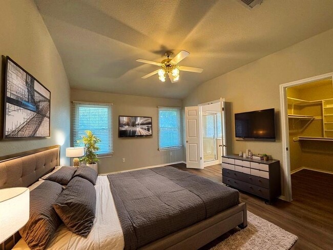 Building Photo - 1508 Highland Dr