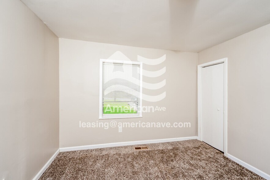 Building Photo - 1240 4th Pl