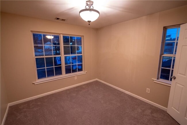 Building Photo - 1188 Ira St SW