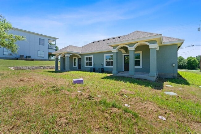 Building Photo - 404 Mesa Dr