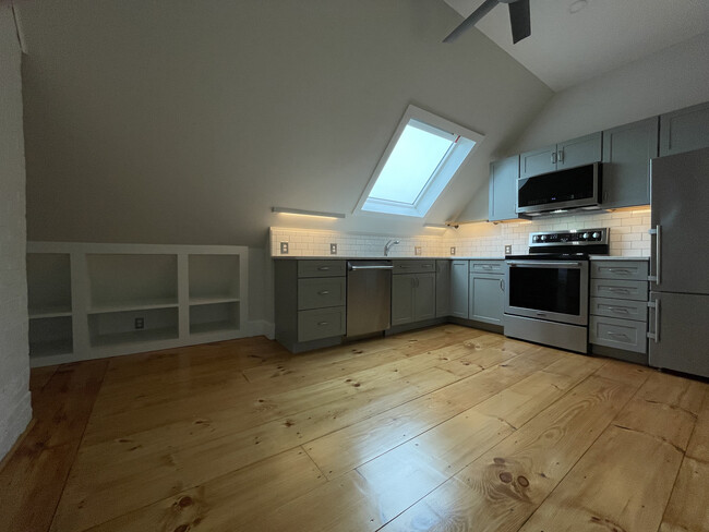 Third Floor Loft Kitchen - 18 North St