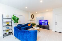 Building Photo - Newly Remodeled 5B4B. 2 mile from the Rose Parade!