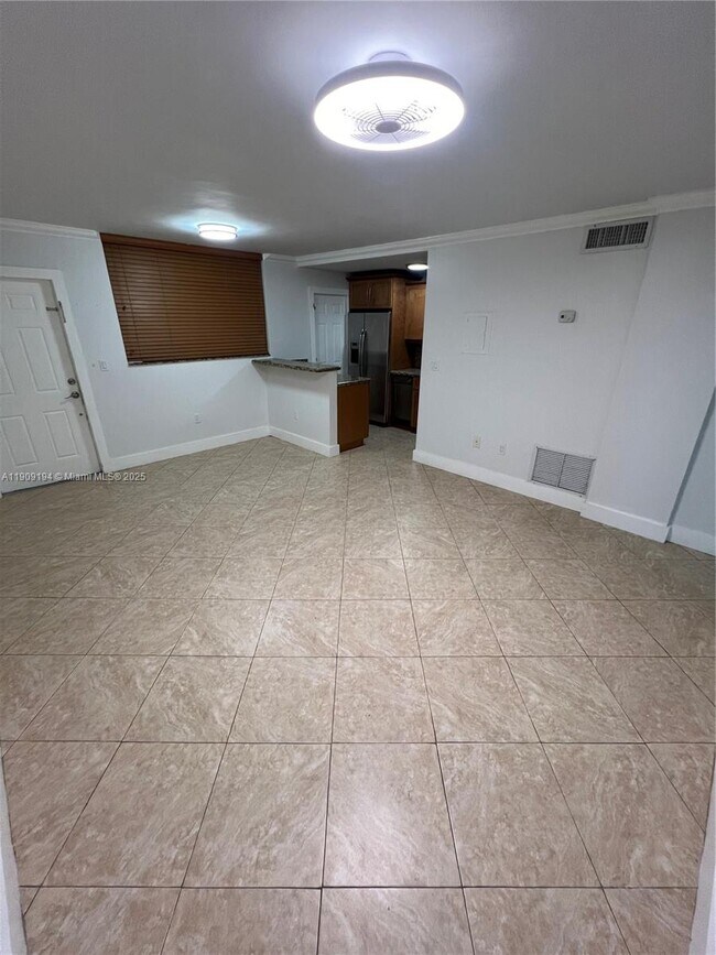 Building Photo - 1515 NE 125th Terrace