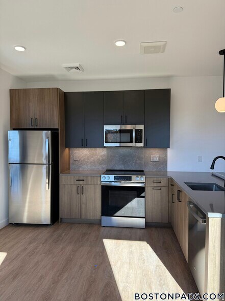 Building Photo - 199 Gardner St