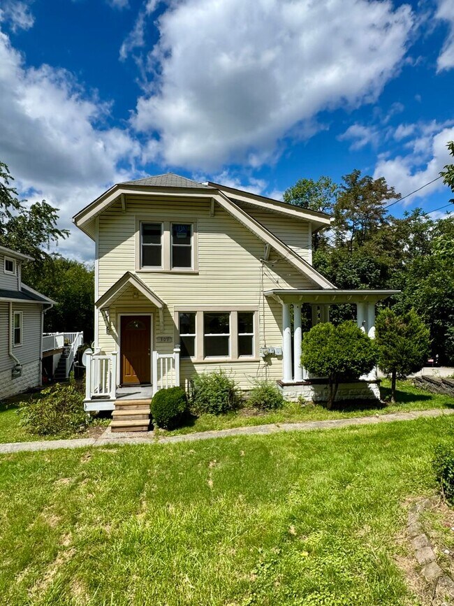Building Photo - 309 Bellevue Rd