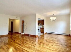 Building Photo - 3 bedroom in Flushing NY 11370