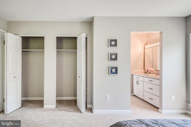 Building Photo - 5415 Helm Ct