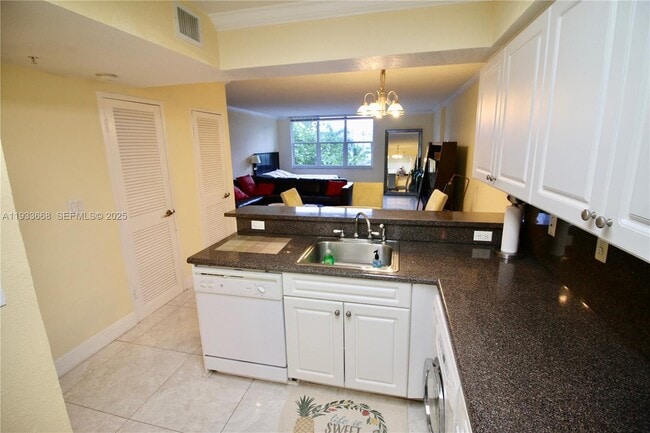 Building Photo - 2501 S Ocean Dr