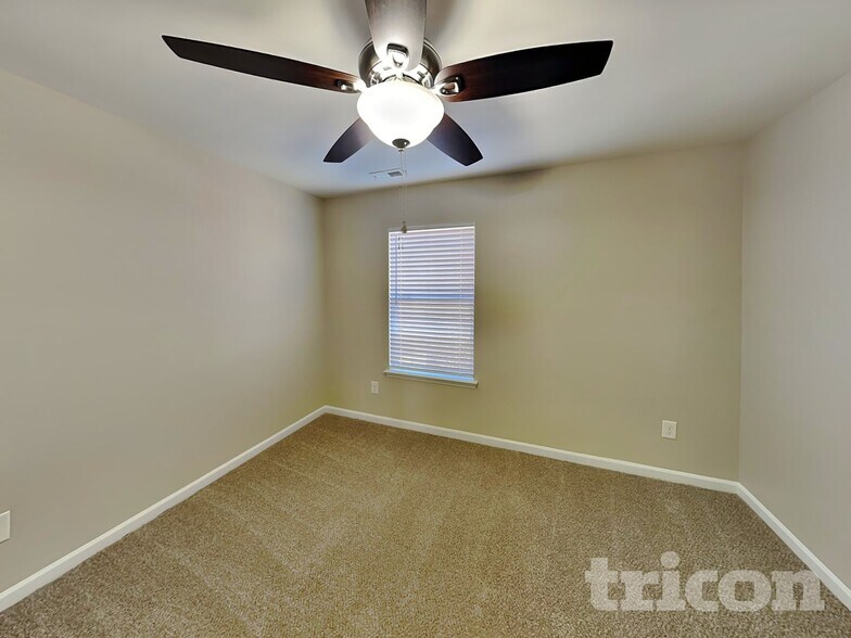 Building Photo - 16123 Raptor Ct