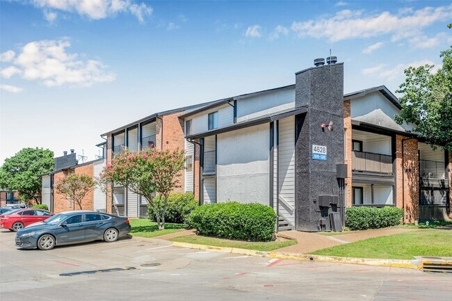 Building Photo - 4600 W Pioneer Dr