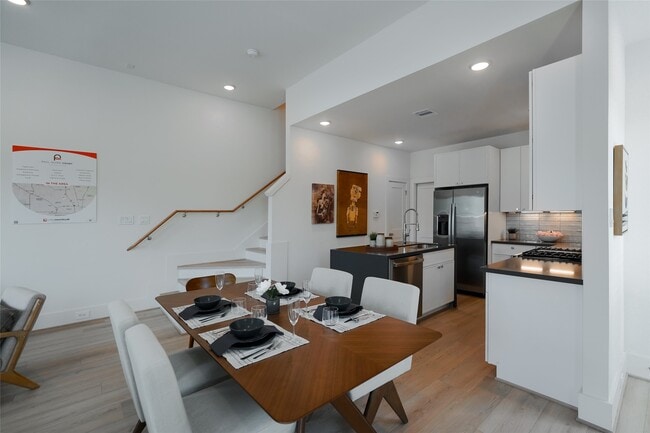 Building Photo - 862 Paul Quinn St