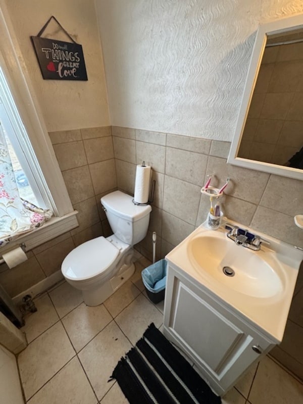 Building Photo - 2843 W Garrison Ave