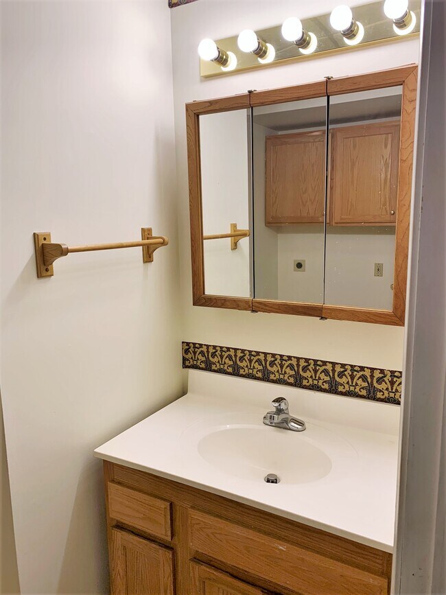 Building Photo - 9 S 3rd St