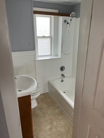 Building Photo - 26 Washburn St