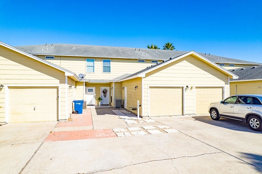 Primary Photo - 14214 Ambrosia St