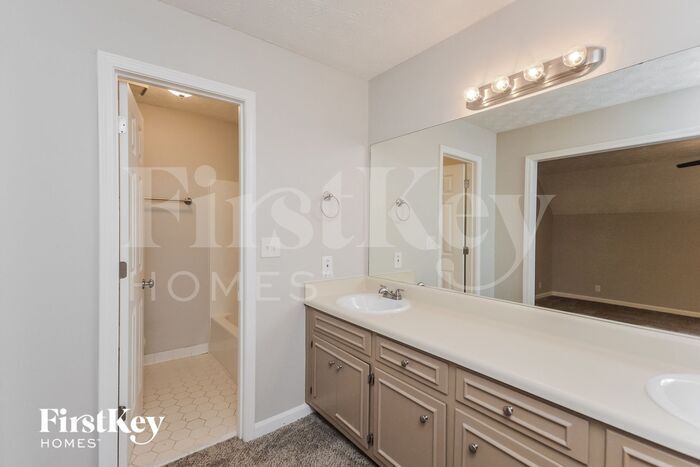 Building Photo - 5224 Parkside Dr SE