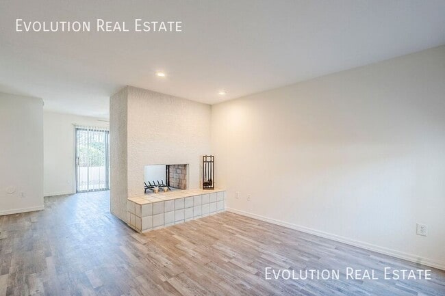 Building Photo - 7502 E. Thomas-105