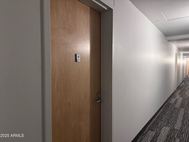 Building Photo - 7167 E Rancho Vista Dr
