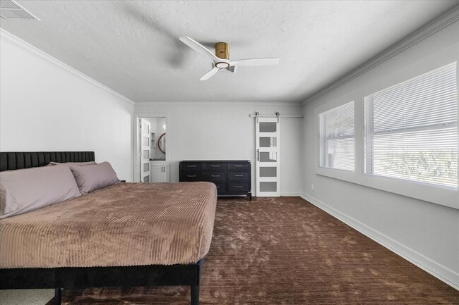Building Photo - 10001 S Yacht Club Dr