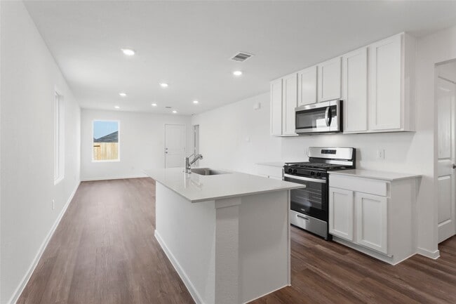 Building Photo - 40839 Hawthorne Glades St
