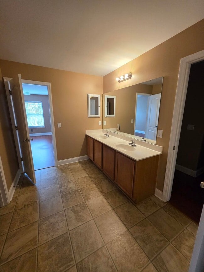 Building Photo - 9 Haven Point