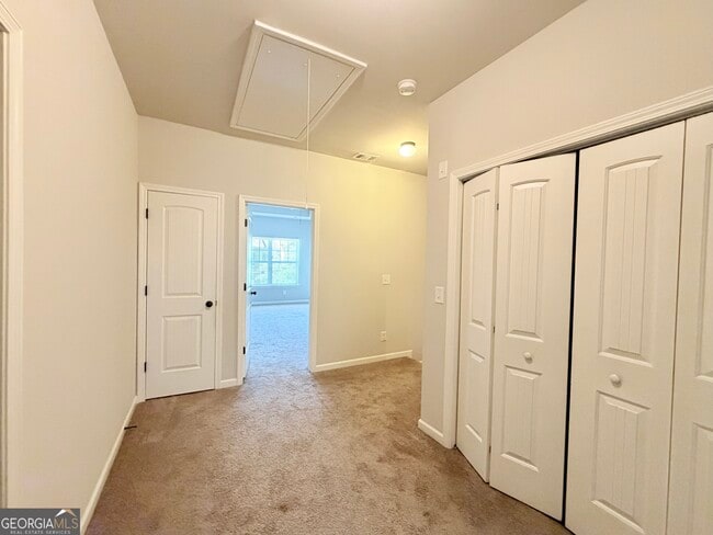 Building Photo - 591 Oakside Pl