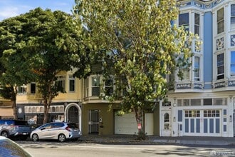 Building Photo - 425 14th St