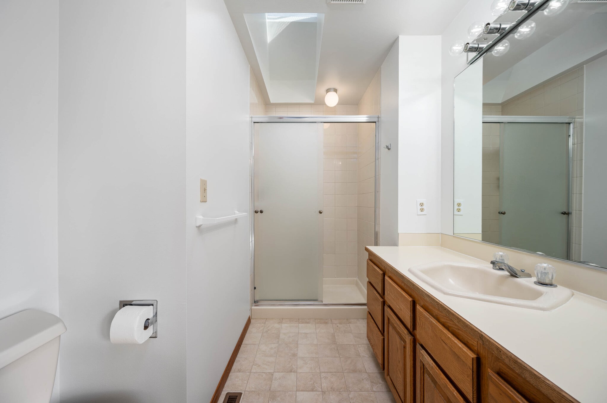 master bath - 12371 Rainier Dr