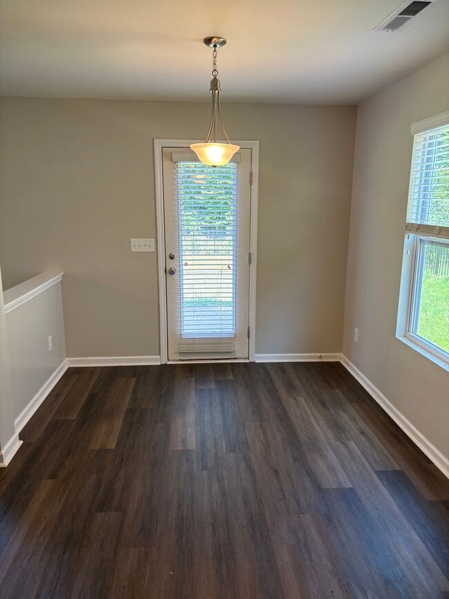 Building Photo - August Rent Free - Elegant, Modern Home in...