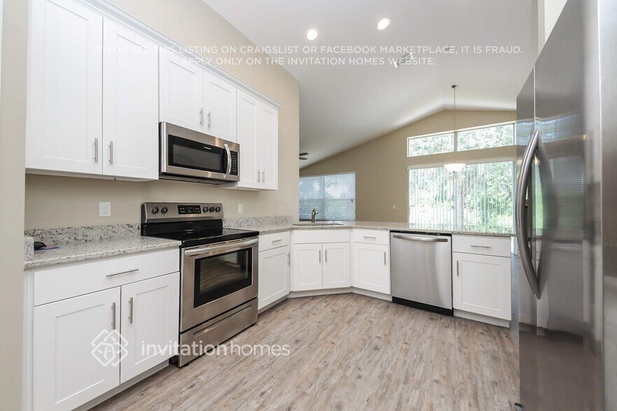 Building Photo - 745 Sedgewood Cir
