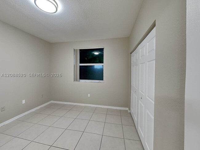 Building Photo - 4025 SW 149th Ct