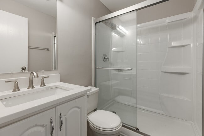 Building Photo - 135 Encina Dr