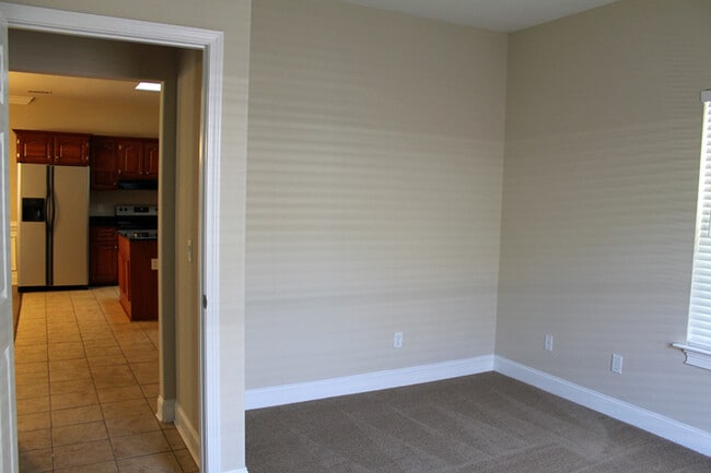 Building Photo - PRIVATE COMMUNITY IN HISTORIC POOLER