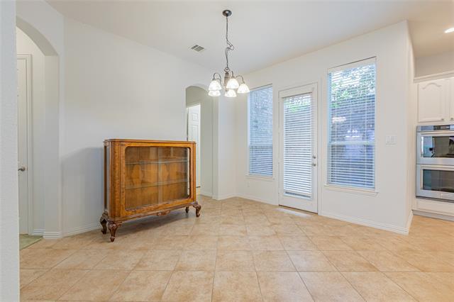 Building Photo - 5473 Braemar Dr