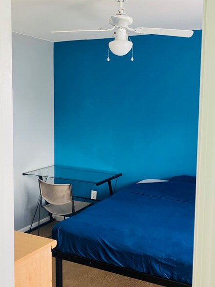 Building Photo - 118 University Village Dr