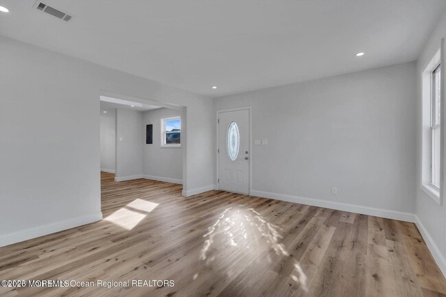 Building Photo - 152 Windward Dr